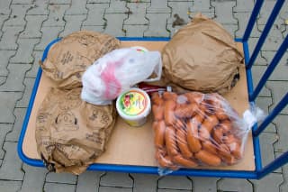 Erfrischungen am Feuer und Grill